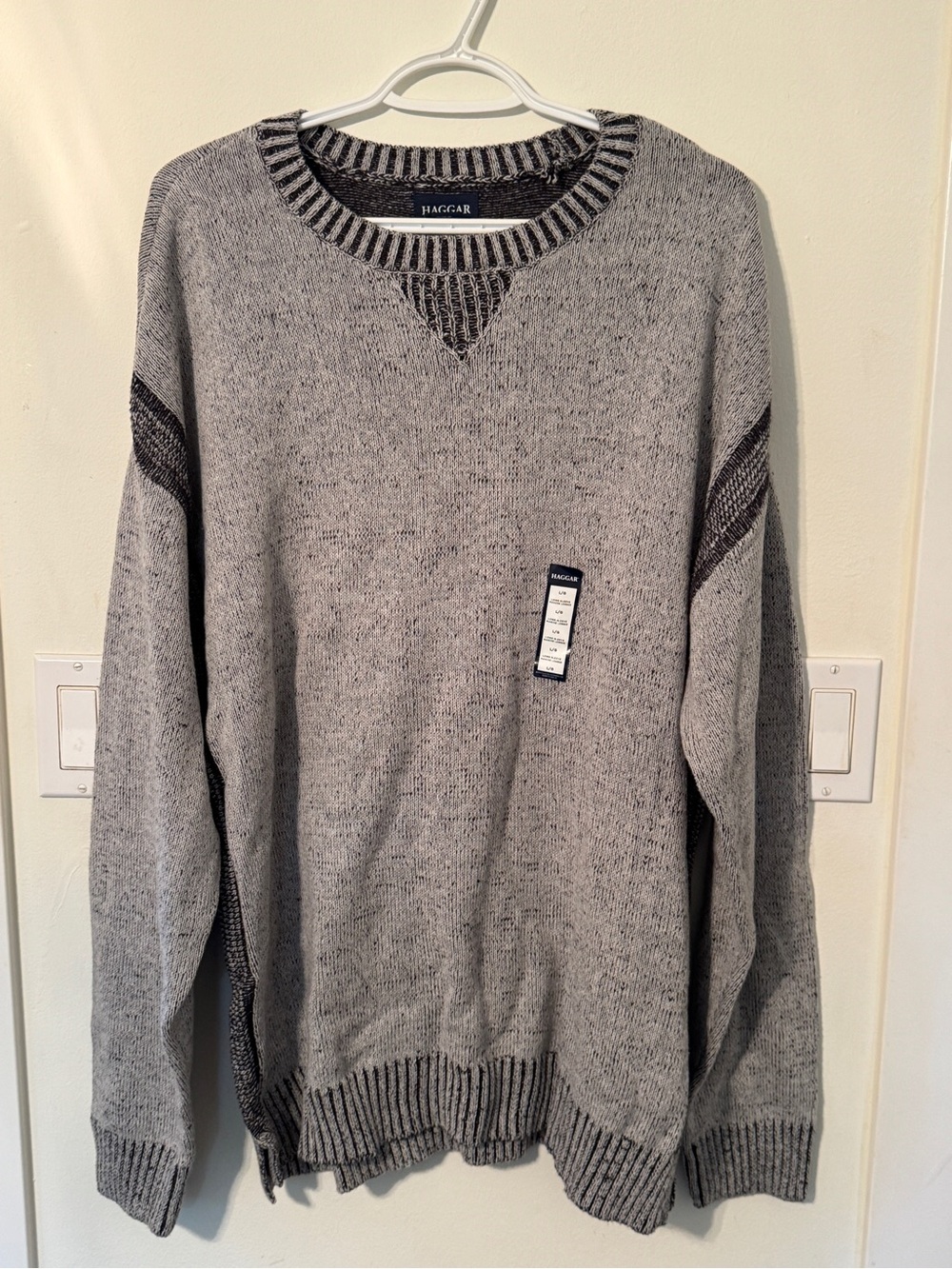 Haggar Men's Heather Gray Crewneck Sweater with Dark Trim